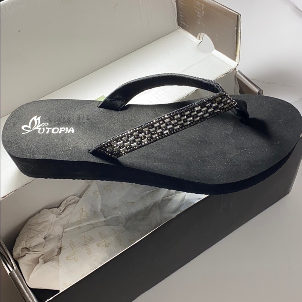 NWT sandals